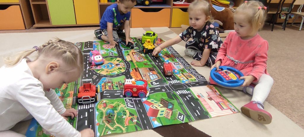 Закрепить правила ПДД на практике (пока в игре).jpg