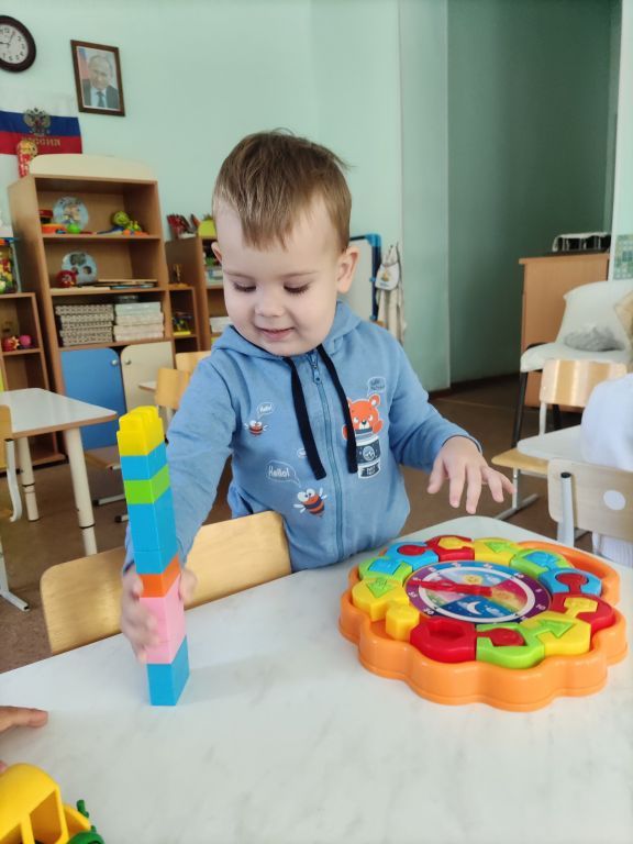 Игры с конструктором.jpg