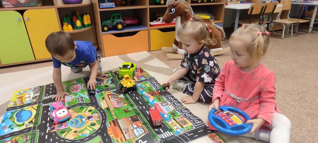 Учить оценивать ситуацию на дороге.jpg