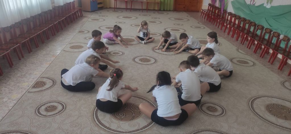 фото по дых гтмнаст Стрельниковой.jpg