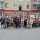 фото у памятника Бахчиванджи проект Малая родина.jpg